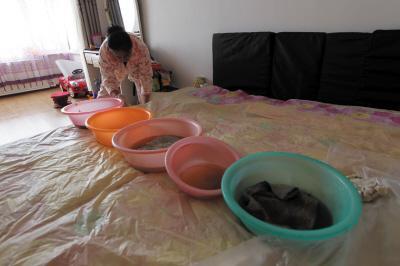 叶县楼上漏水，住户失联，小区没物管，业主维权难！律师来支招……